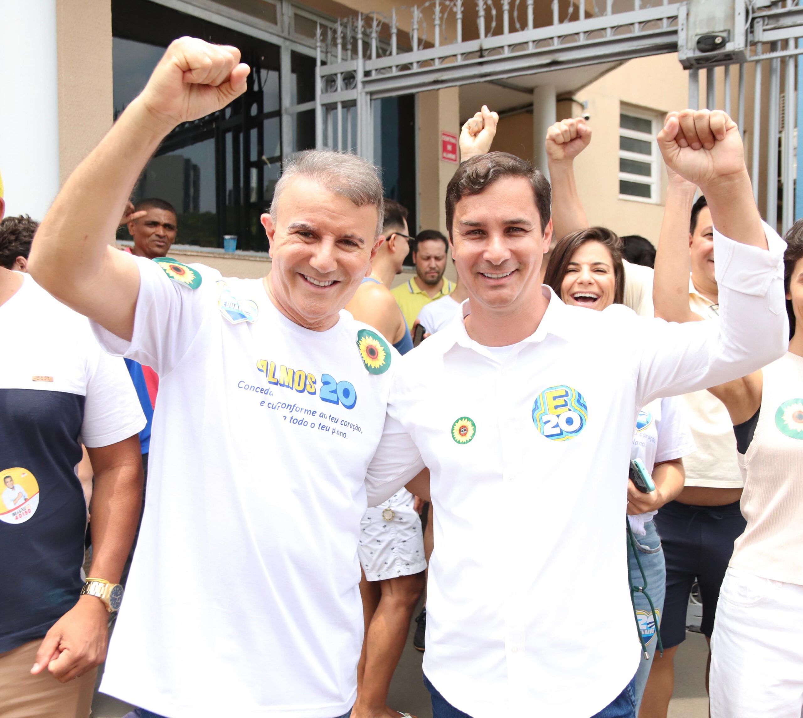 Eduardo Siqueira Campos e pastor Carlos Velozo tem contas de campanha aprovadas e serão diplomados dia 12