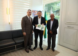 Eduardo Siqueira Campos recebe defensor público-geral para tratar de demandas sociais e de cidadania