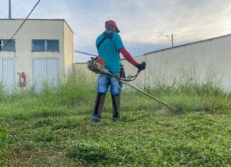 SERVIÇO Prefeitura reforça cronograma de limpeza externa nas unidades de saúde durante período chuvoso